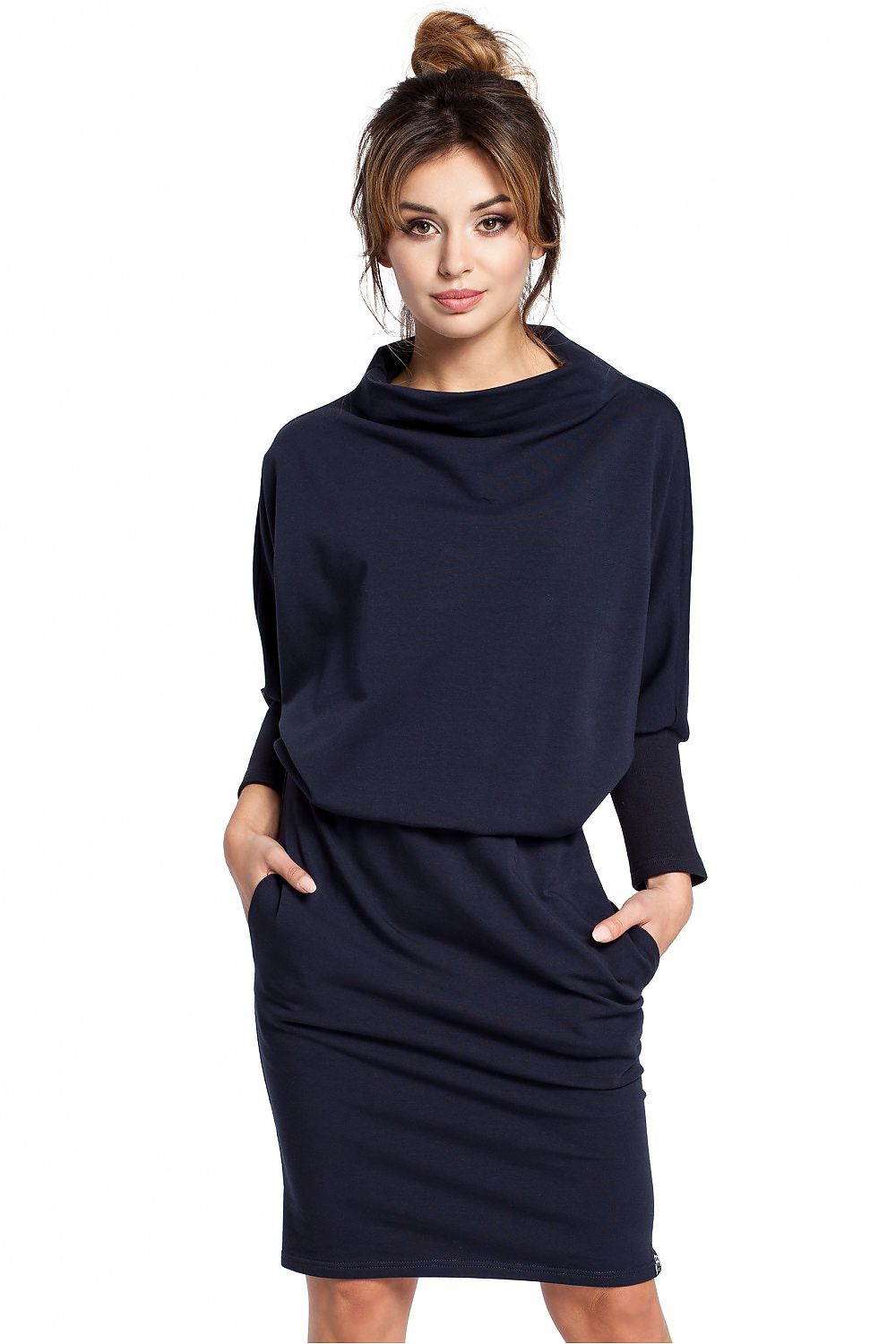  Sukienka Model B032 Navy - BeWear 