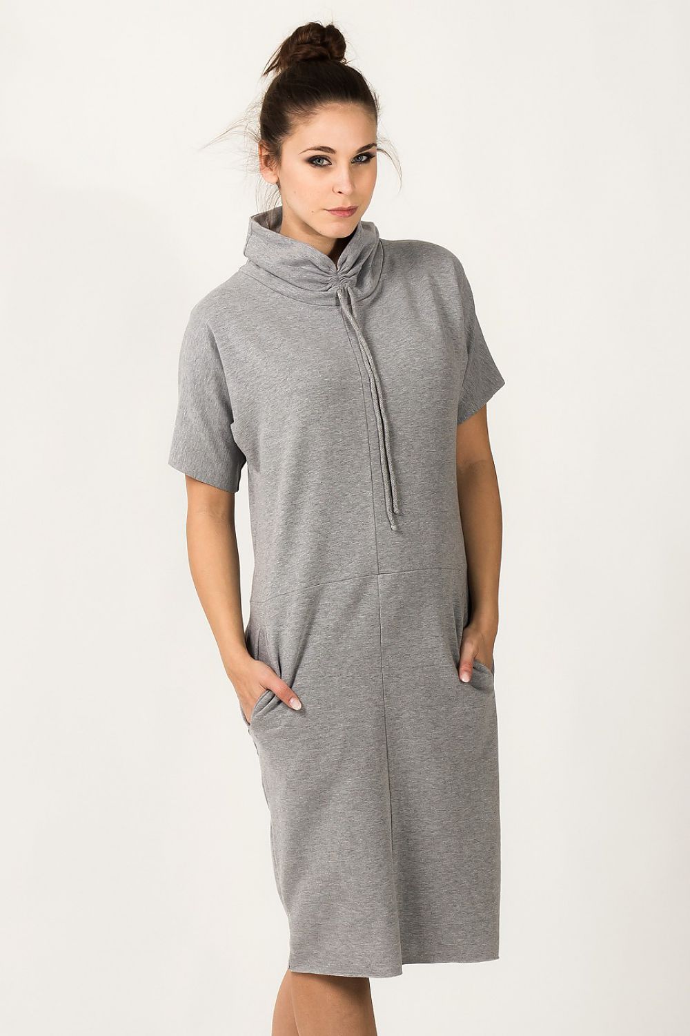 Sukienka Model Irmina 2 Light Grey - Tessita 