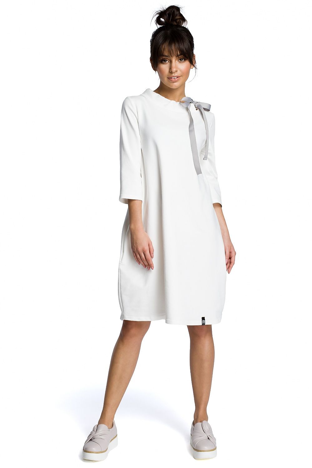 Sukienka Model B070 Ecru - BeWear 