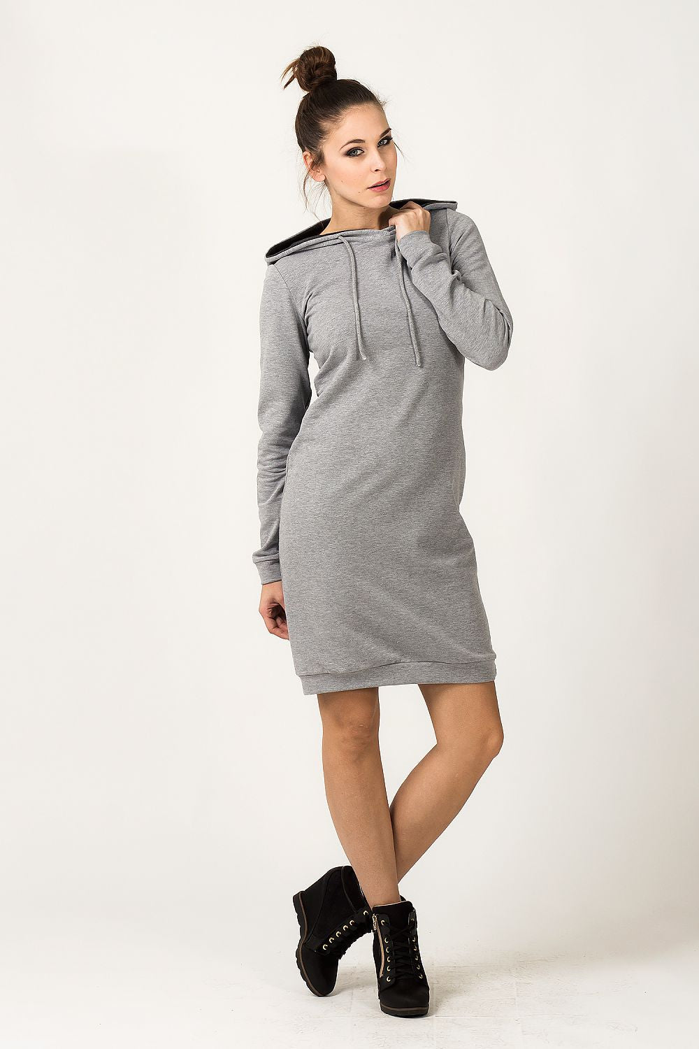  Sukienka Model Beata 2 Light Grey - Tessita 