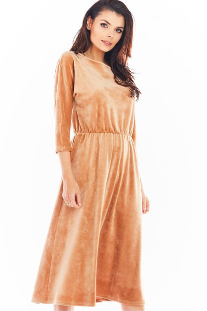  Sukienka Model A407 Welur Beige - awama 