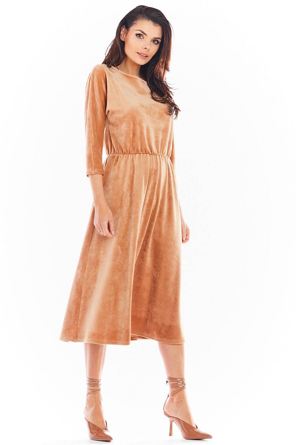  Sukienka Model A407 Welur Beige - awama 