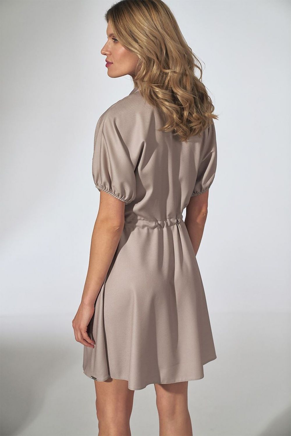  Sukienka Model M739 Beige - Figl 