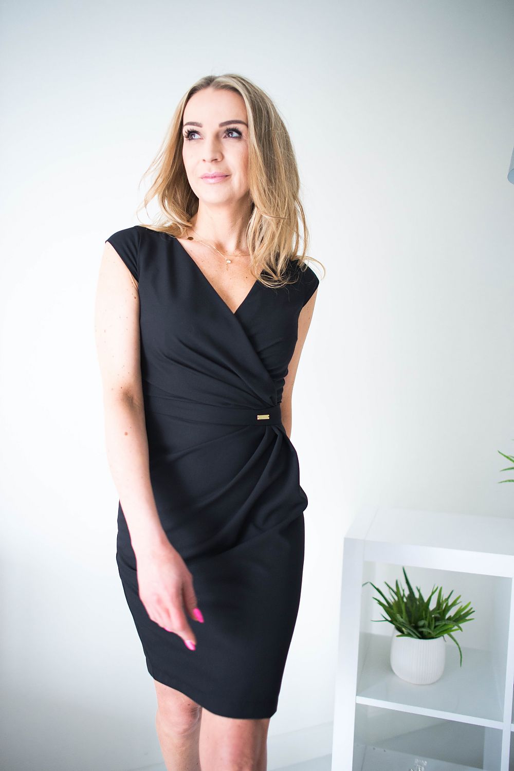  Sukienka Model Oktawia Black - Jersa 