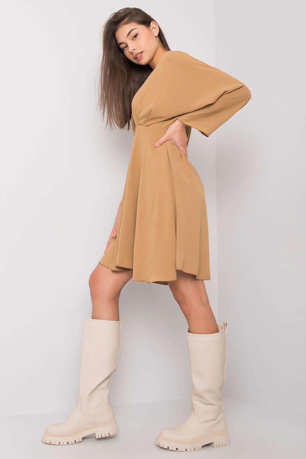  Sukienka Model DHJ-SK-11981B.19 Dark Beige - Italy Moda 