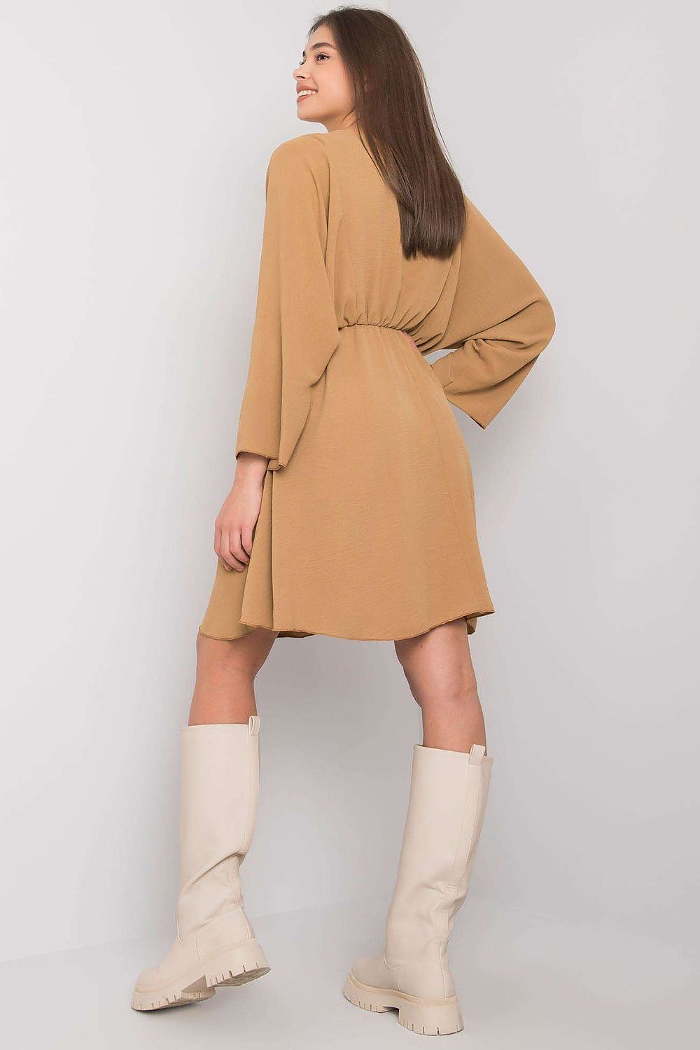  Sukienka Model DHJ-SK-11981B.19 Dark Beige - Italy Moda 