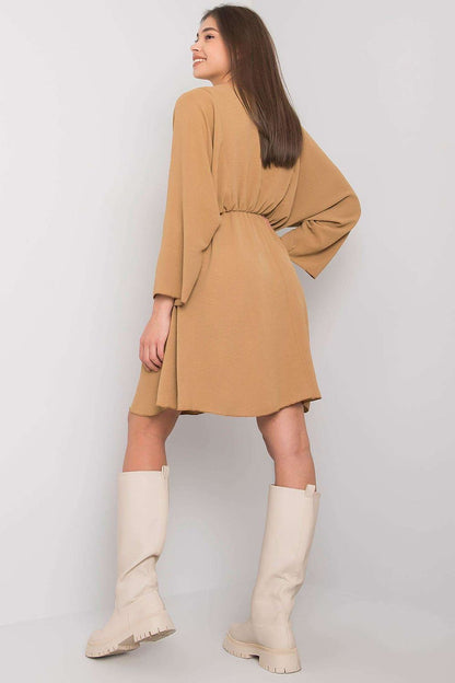  Sukienka Model DHJ-SK-11981B.19 Dark Beige - Italy Moda 