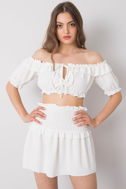   Bluzka Model TW-TP-BI-26718.46 White - Och Bella 