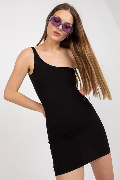  Sukienka Model RV-SK-8007.19 Black - Rue Paris 