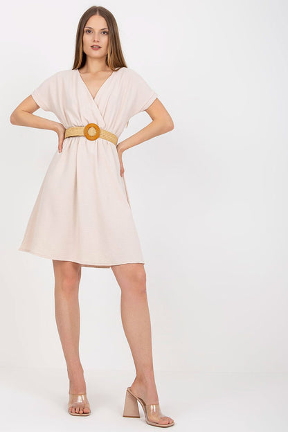  Sukienka Model CA-SK-6308.55 Light Beige - Rue Paris 
