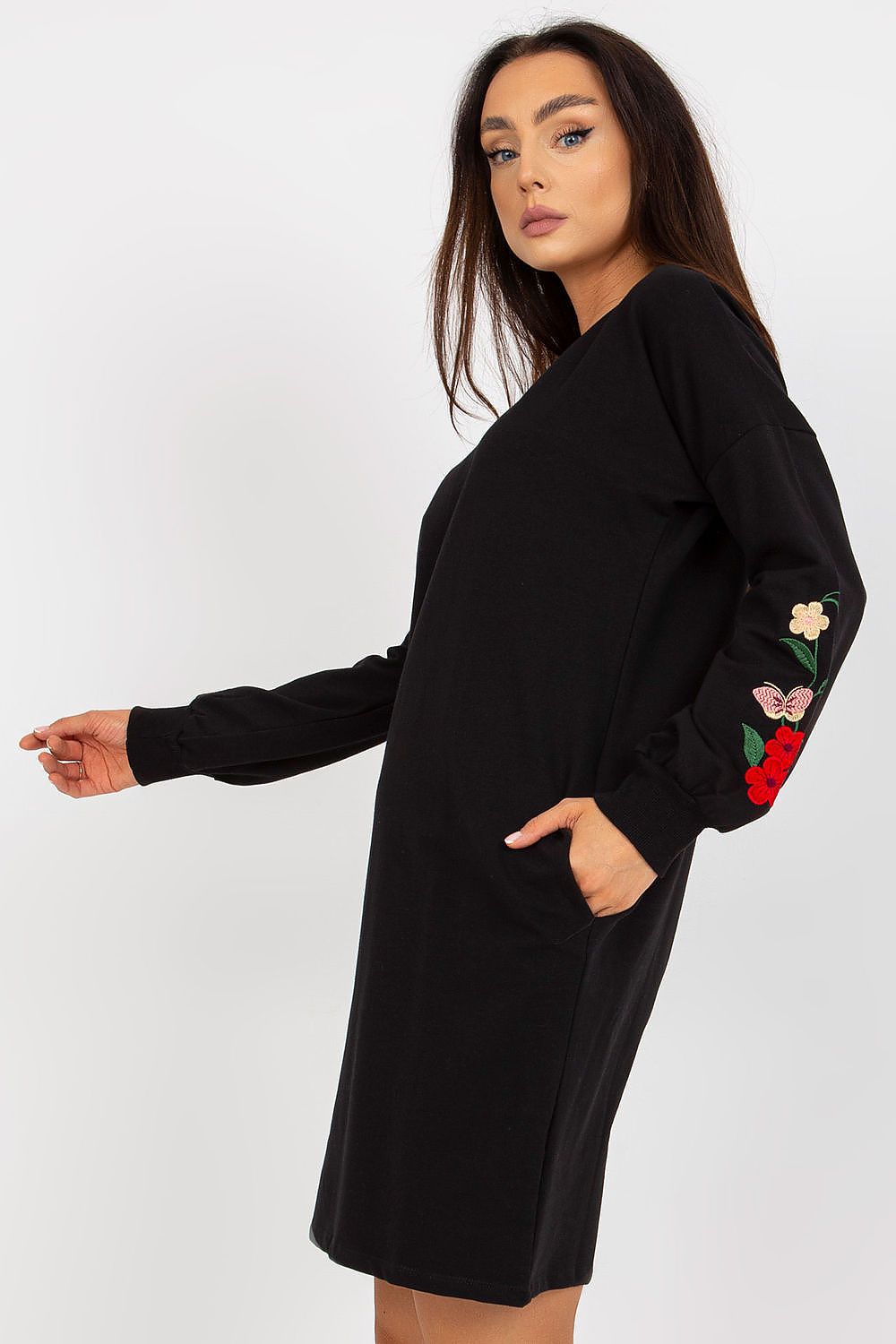  Sukienka Model RV-SK-8088.59 Black - Rue Paris 