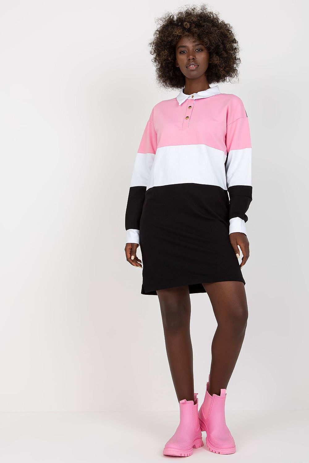  Sukienka Model RV-SK-8072.20P Black/Pink - Rue Paris 