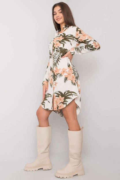  Sukienka Model TO-KS-1120-9.26 Light Beige - Rue Paris 