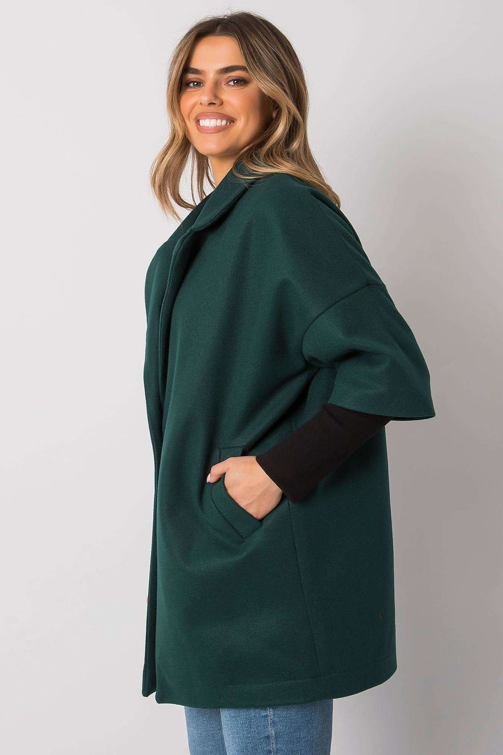   Płaszcz Damski Model CHA-PL-0409.30X Dark Green - Rue Paris 