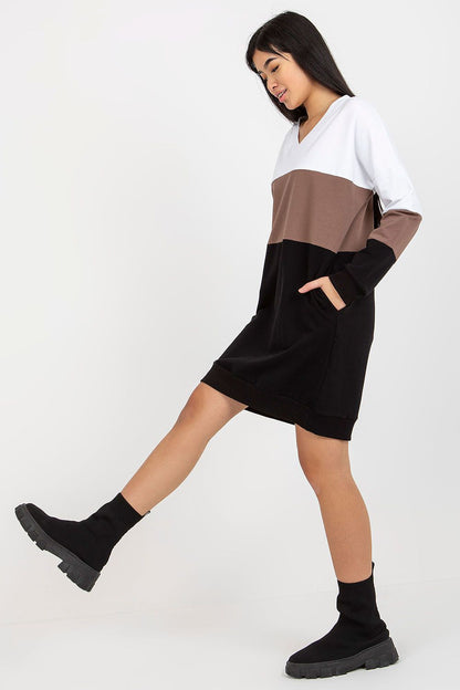  Sukienka Model RV-SK-8382.04 White/Black - Rue Paris 