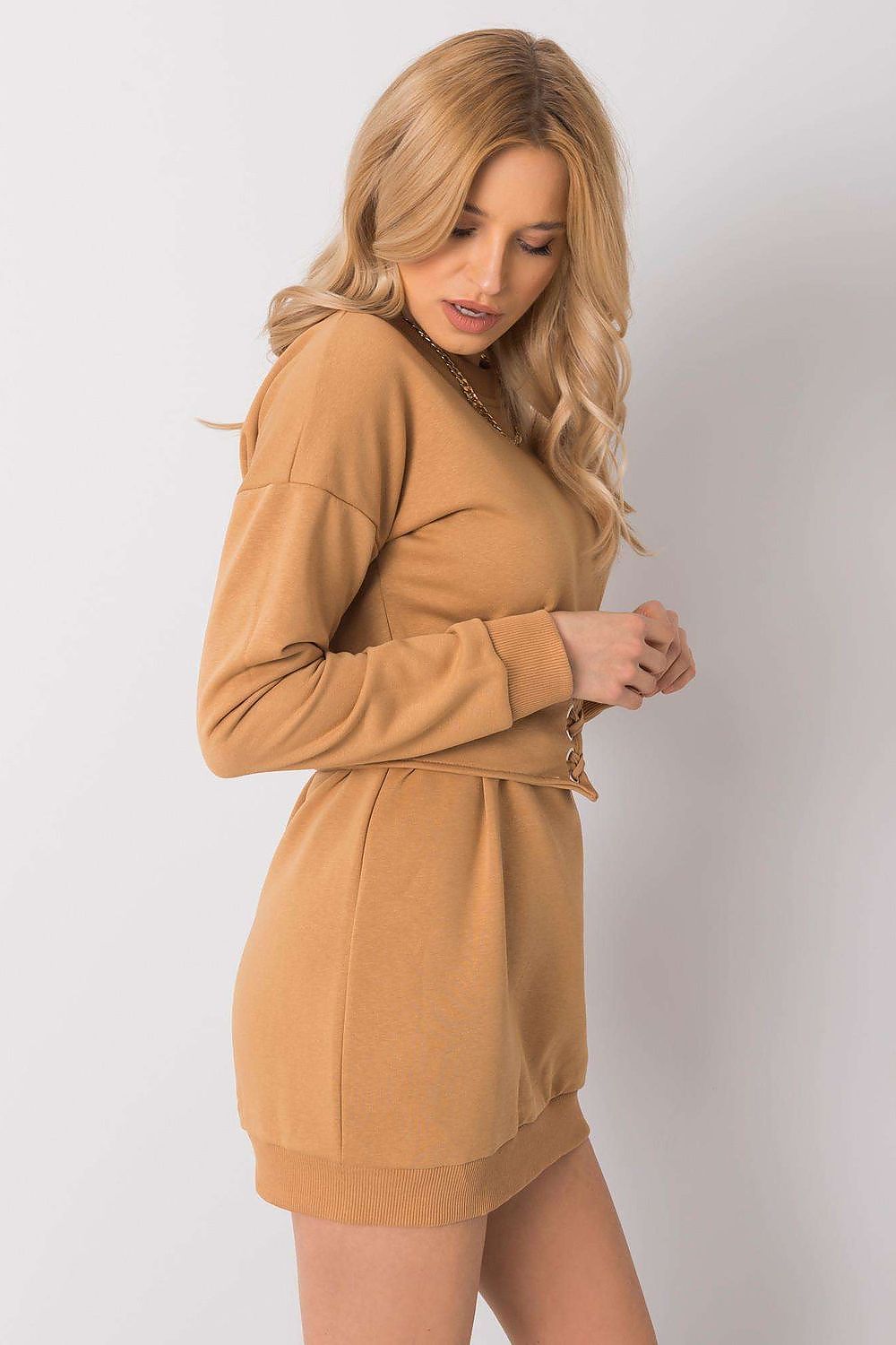  Sukienka Model RV-SK-6179.09 Camel - Rue Paris 