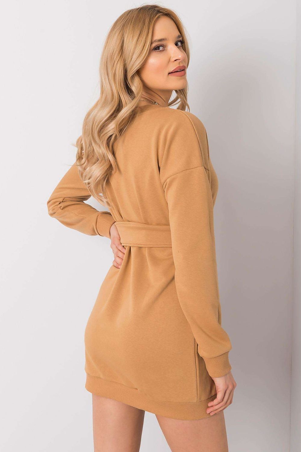  Sukienka Model RV-SK-6179.09 Camel - Rue Paris 