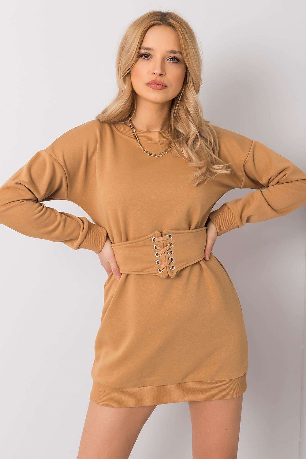  Sukienka Model RV-SK-6179.09 Camel - Rue Paris 