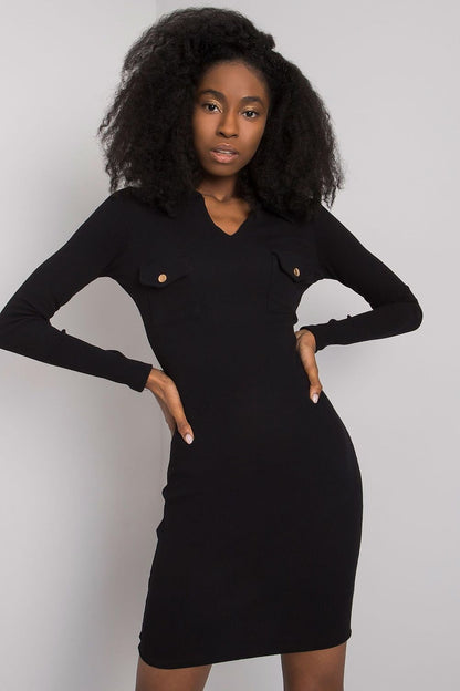  Sukienka Model RV-SK-7435.38 Black - Rue Paris 