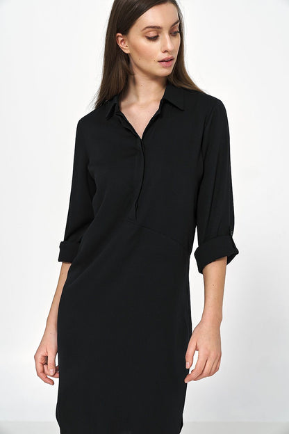  Sukienka Czarna sukienka oversize z podwijanym rękawem S226 Black - Nife 