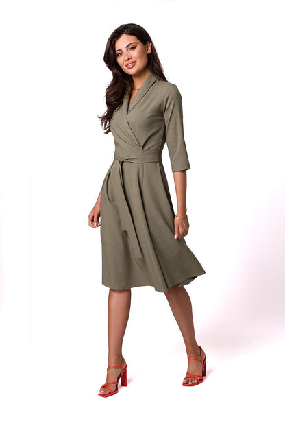  Sukienka Model B255 Oliwka - BeWear 