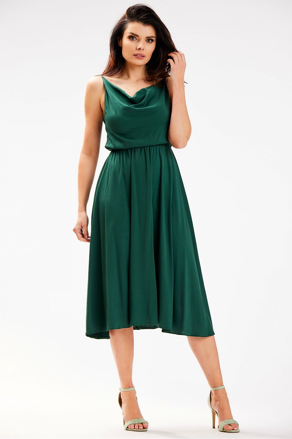  Sukienka Model A579 Bottle Green - awama 