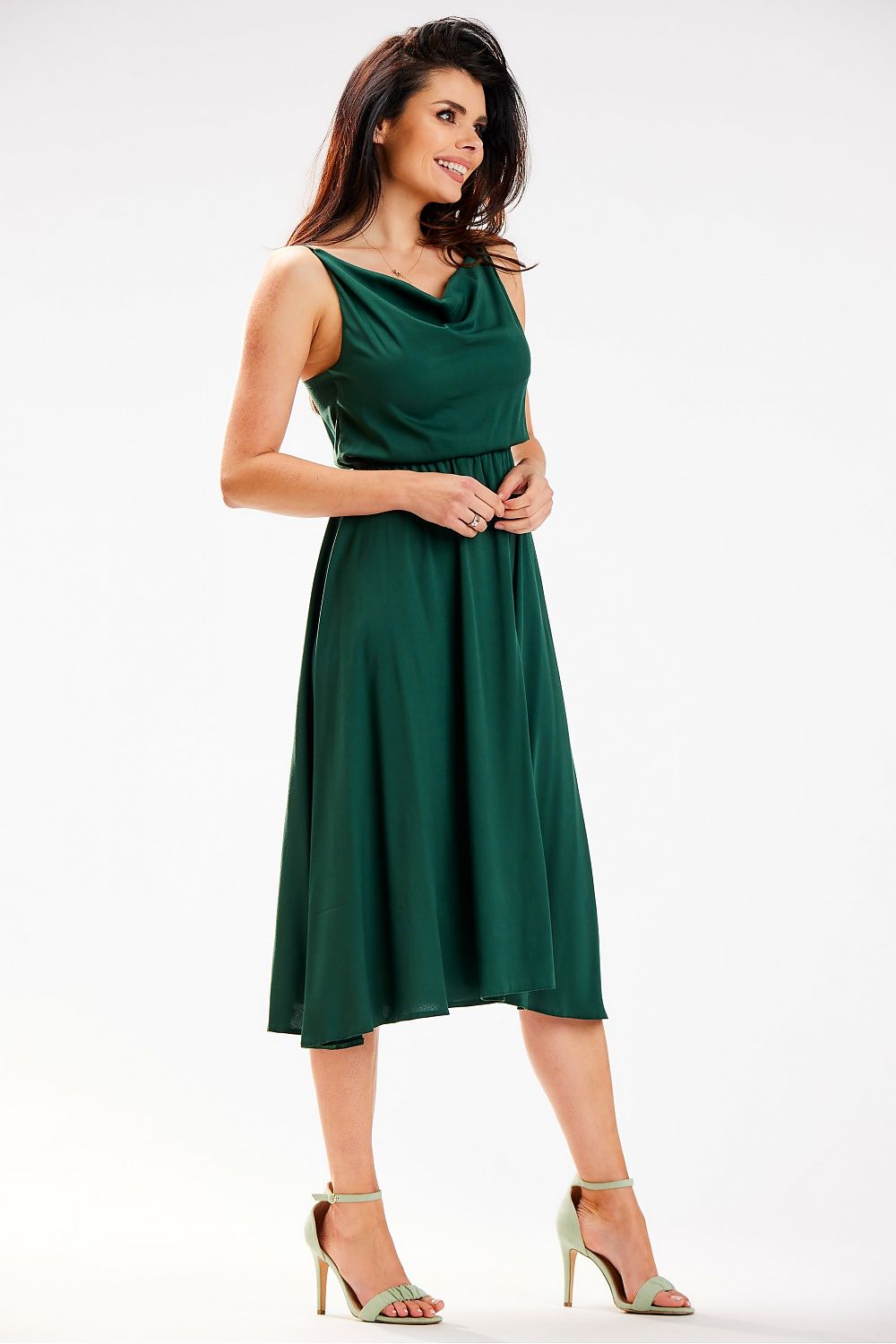  Sukienka Model A579 Bottle Green - awama 