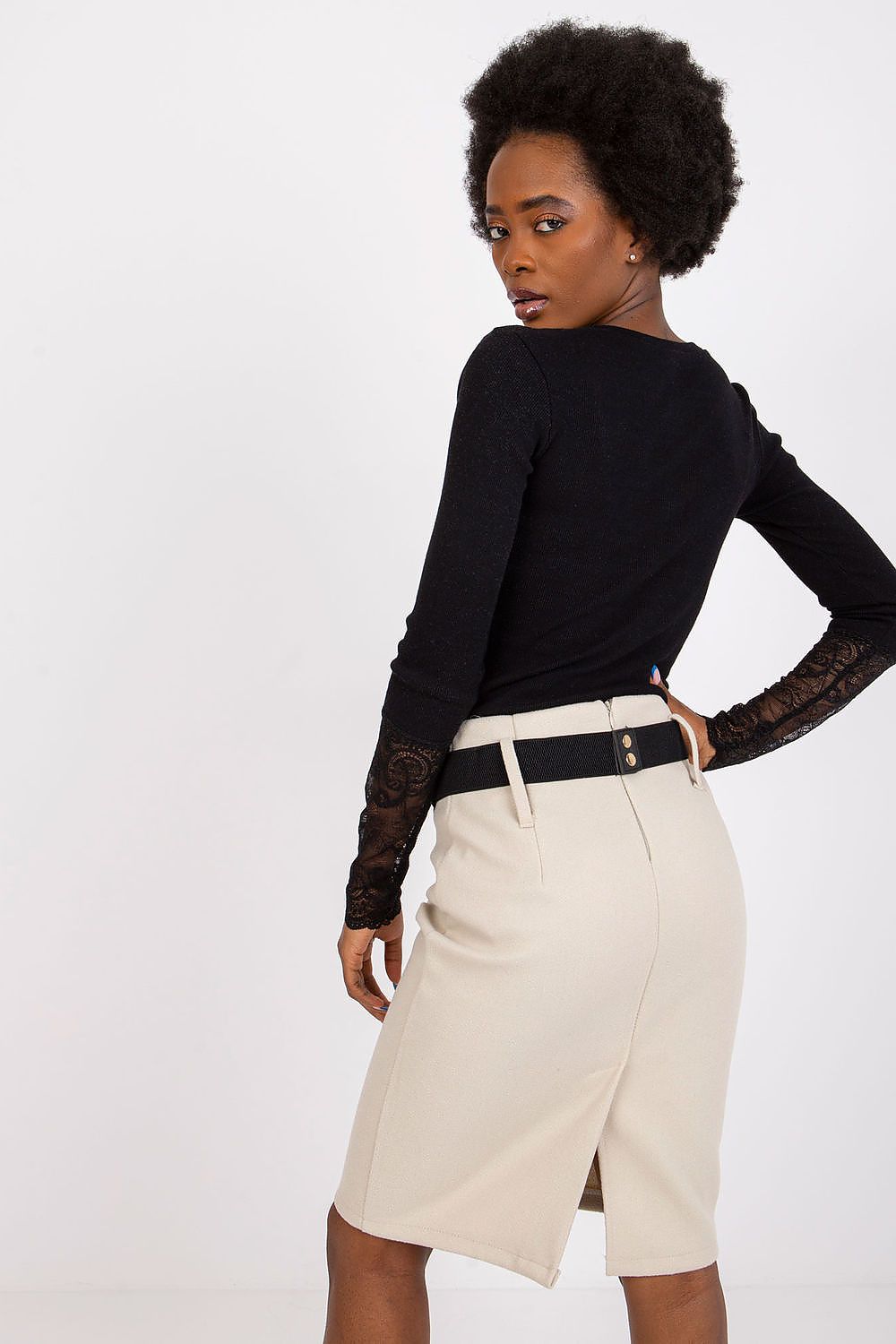   Bluzka Model RV-BZ-7532.29 Black - Rue Paris 