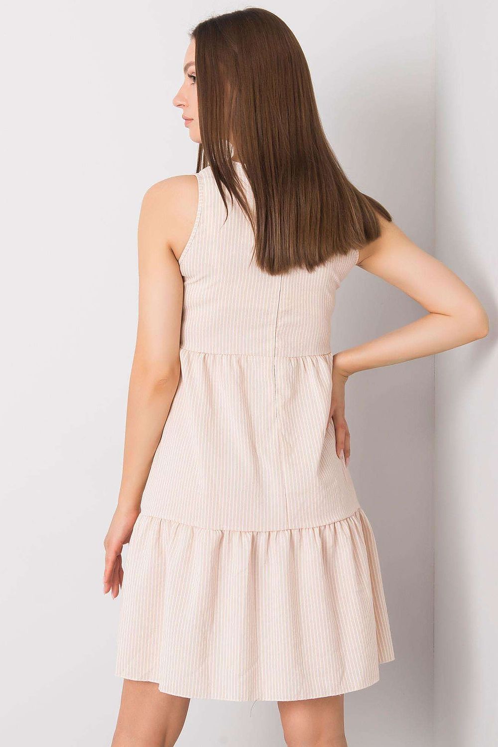  Sukienka Model WN-SK-V103-1.05 Beige - Rue Paris 