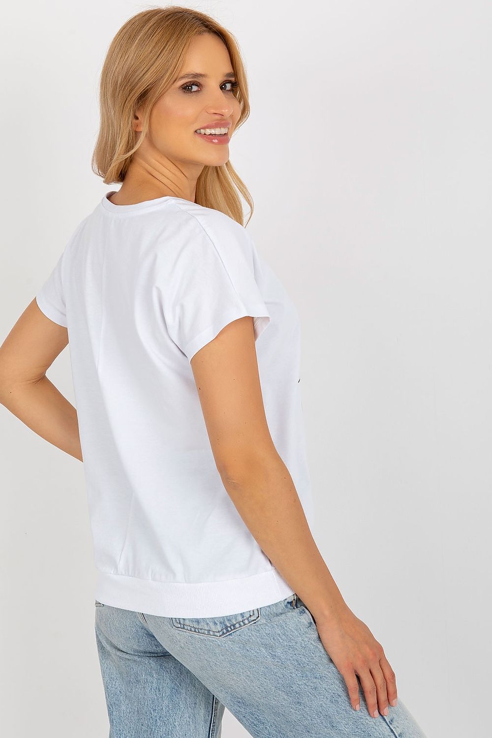   Bluzka Model RV-BZ-8954.26P White - Rue Paris 