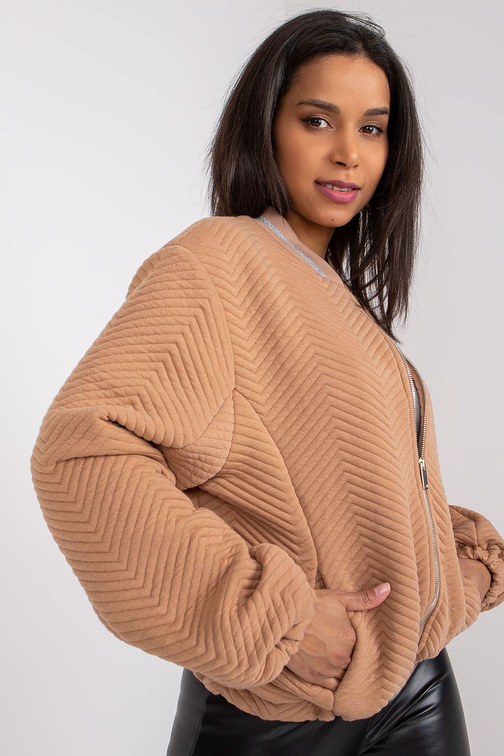   Kurtka Damska Model RV-KR-006.16 Camel - Rue Paris 