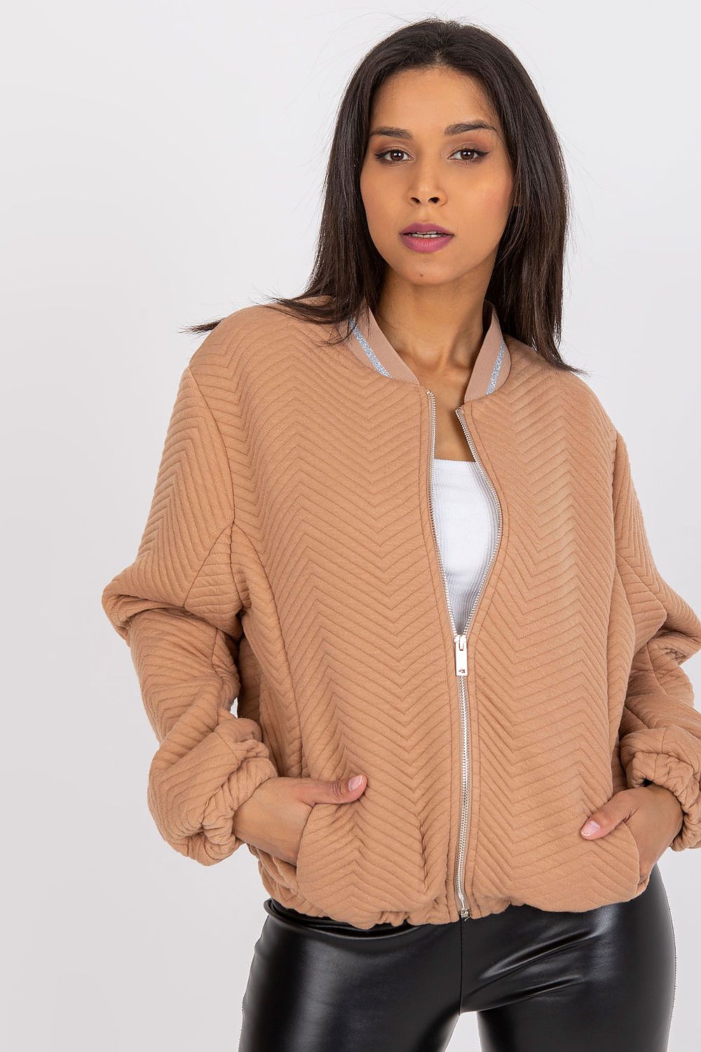   Kurtka Damska Model RV-KR-006.16 Camel - Rue Paris 