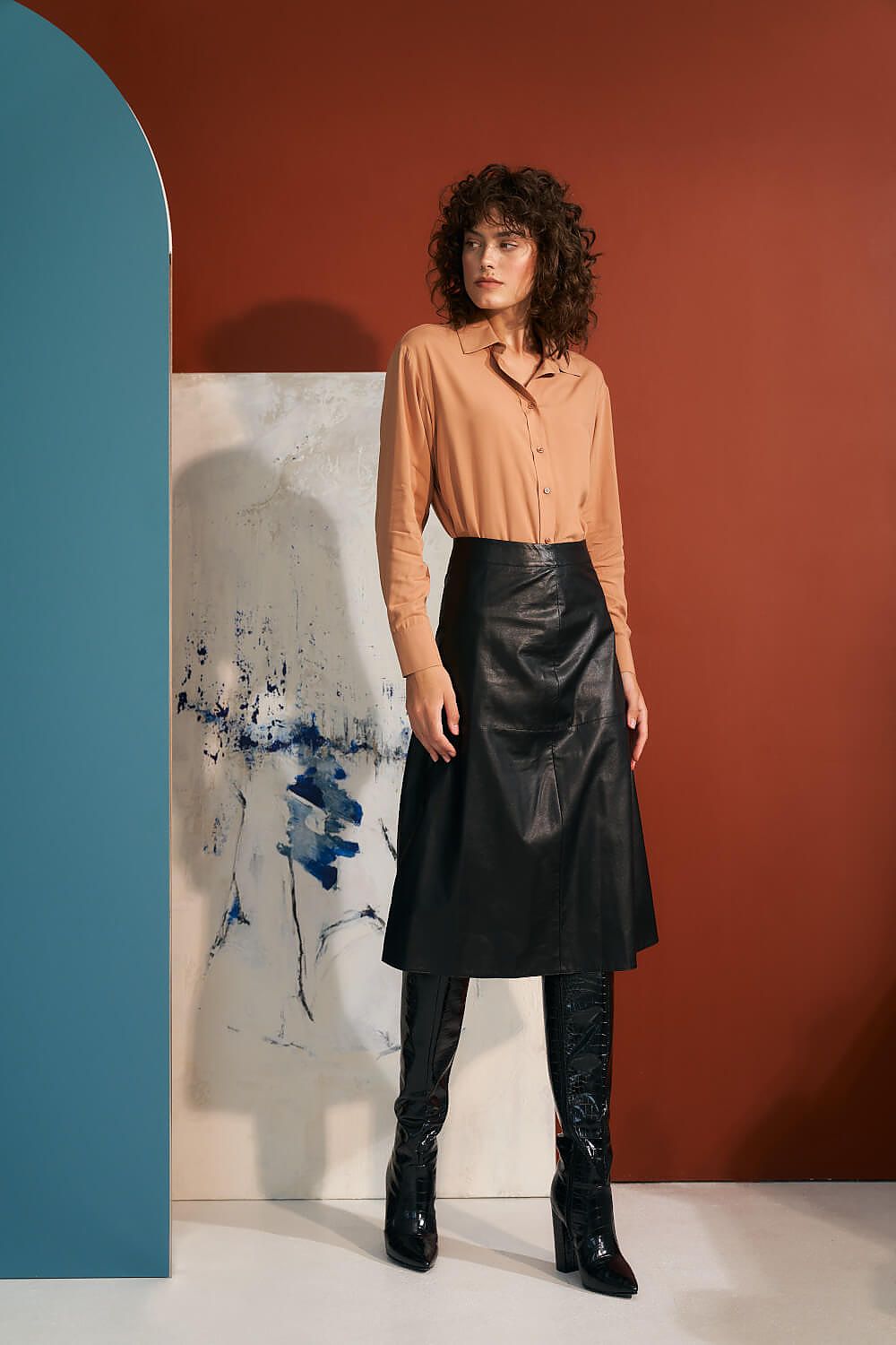  Spódnica Czarna trapezowa spódnica z ecoskóry SP73 Black - Nife 