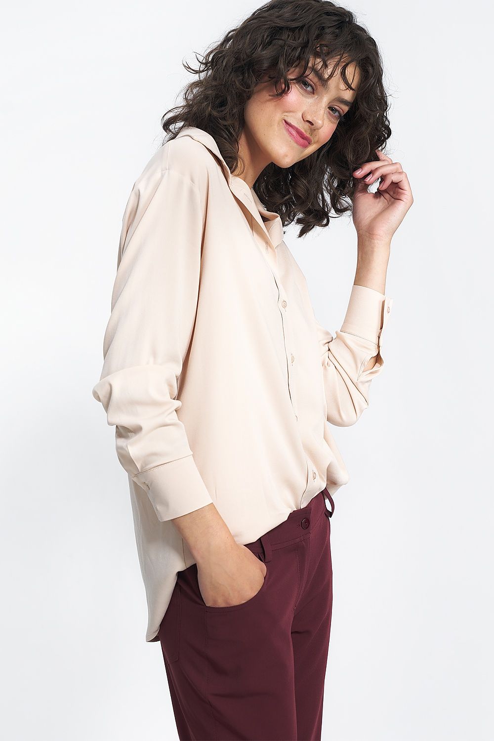   Beżowa wiskozowa koszula K73 Beige - Nife 