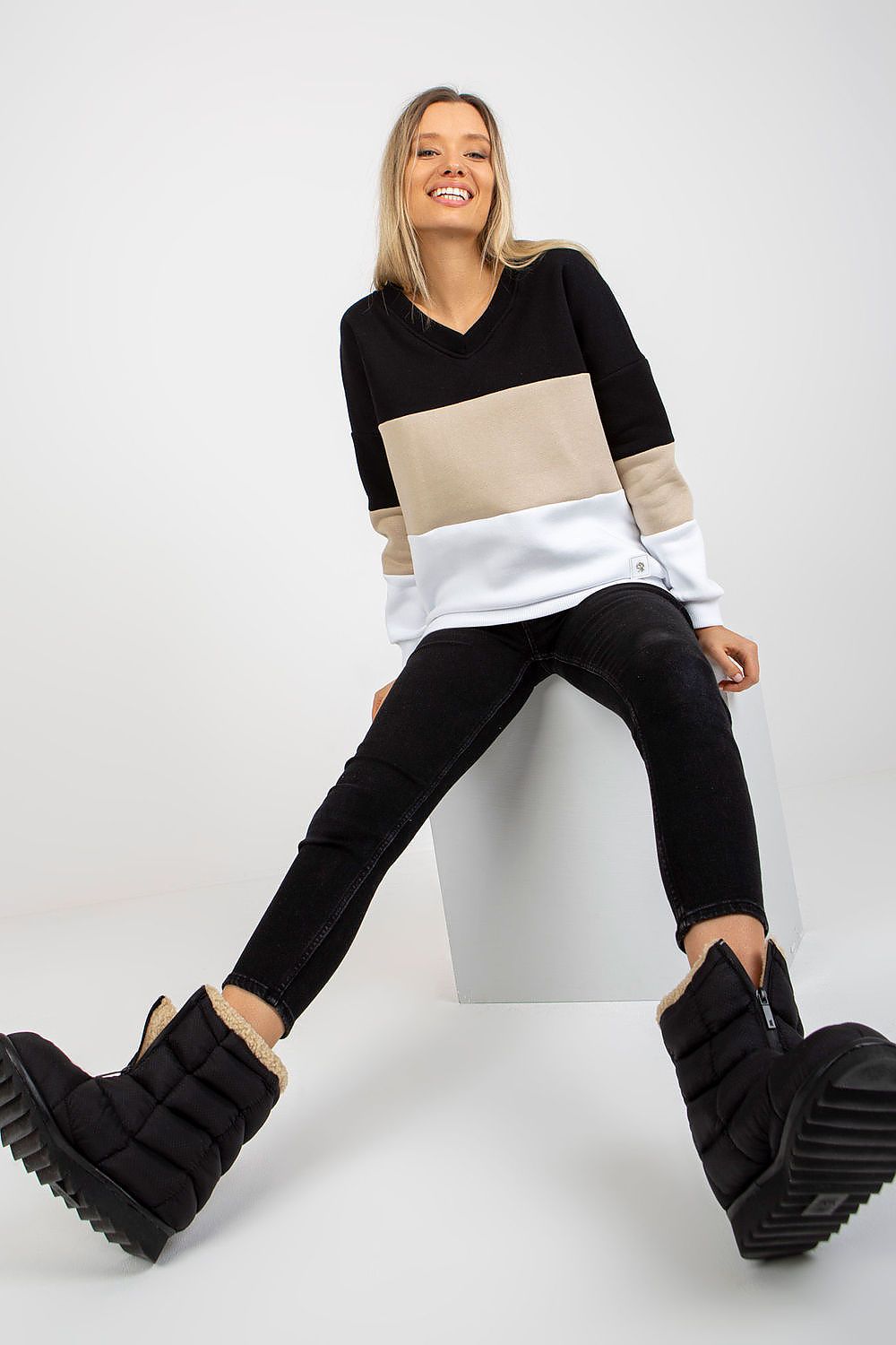   Bluza Damska Model RV-BL-8377.89 Black/Beige - Relevance 