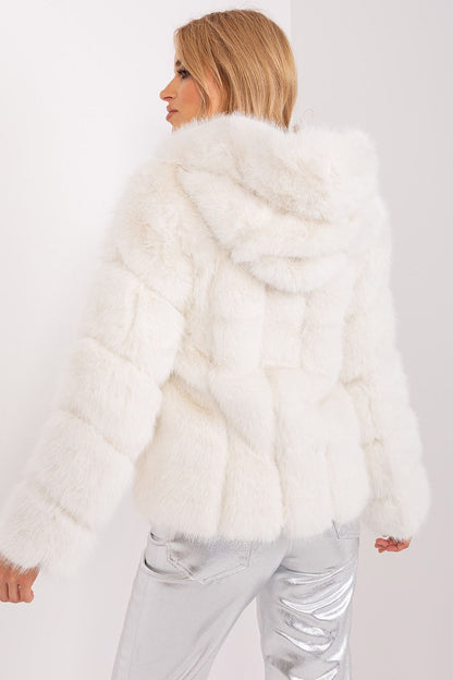   Kurtka Damska Model AT-KR-2386.00P Ecru - AT 